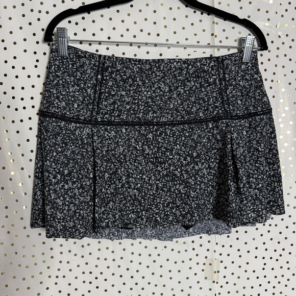 Lululemon Lost in Pace Skirt - Picture 2 of 8